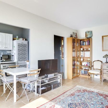 Charming Apartment With Terrace By Weekome パリ エクステリア 写真