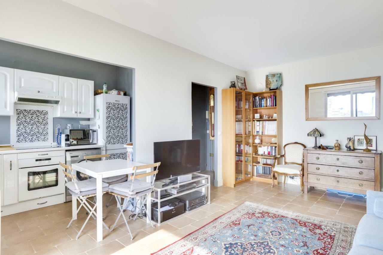 Charming Apartment With Terrace By Weekome パリ エクステリア 写真