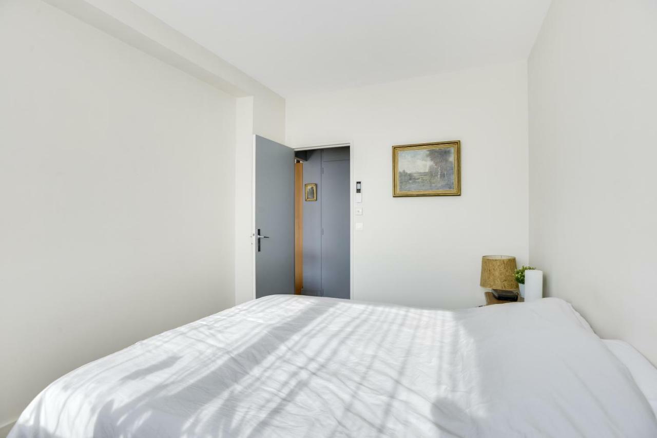 Charming Apartment With Terrace By Weekome パリ エクステリア 写真