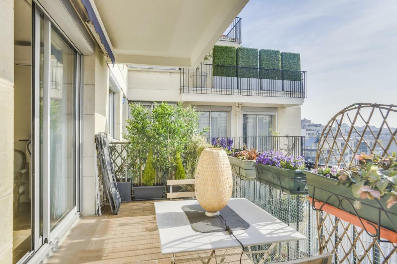 Charming Apartment With Terrace By Weekome パリ エクステリア 写真