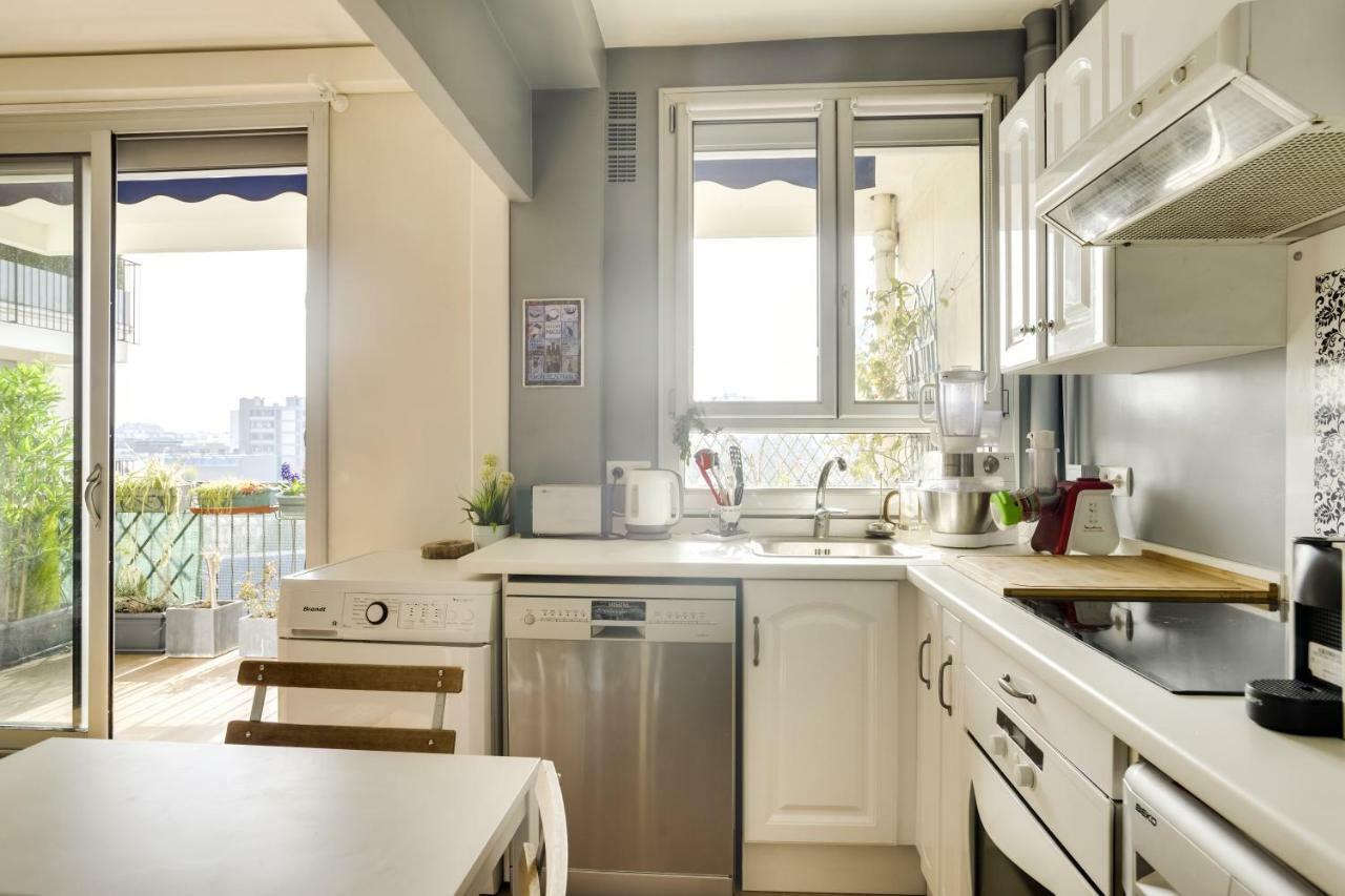 Charming Apartment With Terrace By Weekome パリ エクステリア 写真