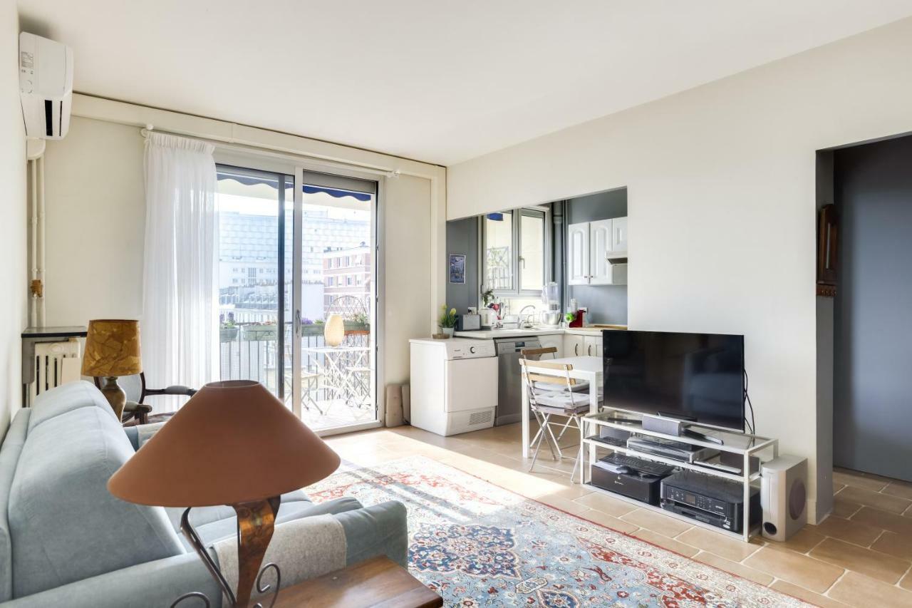 Charming Apartment With Terrace By Weekome パリ エクステリア 写真