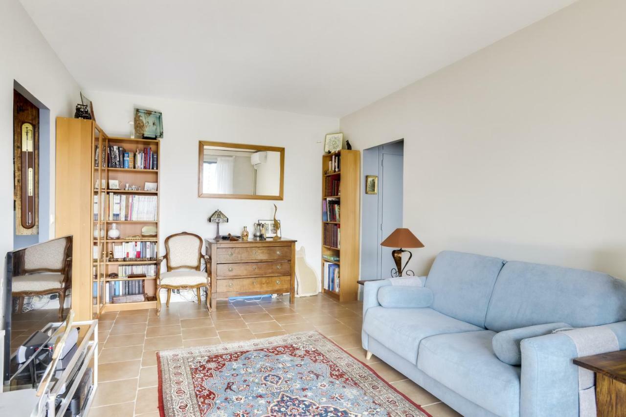 Charming Apartment With Terrace By Weekome パリ エクステリア 写真
